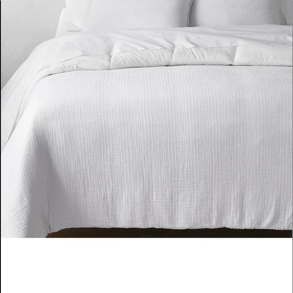 🍒Casaluna Queen/Full comforter/ 1 sham by Threshold. New